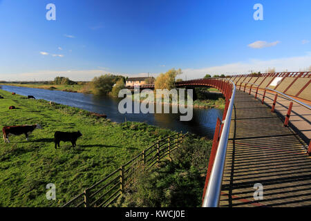 Le pont sur la rivière Nene, Whittlesey, Cambridgeshire, Angleterre, Royaume-Uni Banque D'Images