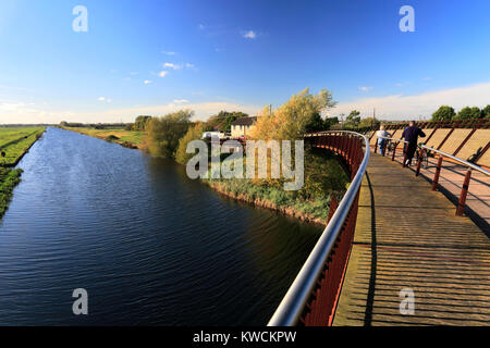 Le pont sur la rivière Nene, Whittlesey, Cambridgeshire, Angleterre, Royaume-Uni Banque D'Images