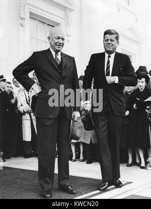 Le président Dwight Eisenhower et le président élu John Kennedy avant leur réunion de transition. Le 6 décembre 1960. - BSLOC  2014 (14 49) Banque D'Images