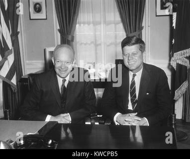 Le président Dwight Eisenhower se réunit avec le président élu, John Kennedy. Ils ont discuté de la transition de l'Eisenhower à la présidence Kennedy. Le 12 décembre 1960. - BSLOC  2015 (1 132) Banque D'Images