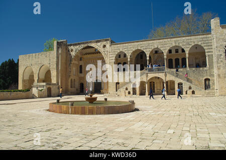 Chouf District, Liban, 05 avril - 2017 : palais historique situé à l'intérieur du Beit ed-Dine (palais de Beiteddine), construit en 1788, rénové après la civi Banque D'Images