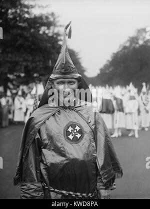 Hiram Wesley Evans, grand magicien du Ku Klux Klan, en 1926. Il a fait partie d'un groupe qui a provoqué le deuxième Klan fondateur, William Joseph Simmons en 1922, et l'espoir de transformer le KKK en une force politique. Il n'a pas réussi et le second Klan disparu comme une organisation nationale au début des années 1930. (BSLOC   171 16 2015) Banque D'Images