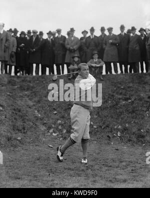 Golfeur professionnel américain Gene Sarazen, le 9 décembre 1922. 1922 est son année de break-out quand il a gagné l'US Open et le Championnat PGA. (BSLOC   2015 17 120) Banque D'Images