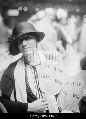 Caroline O'Day, en préconisant le droit NON PAS LA GUERRE Le 26 juin 1924. Elle était alors associer Présidente de la New York State Parti démocratique. (BSLOC   2015 17 186) Banque D'Images