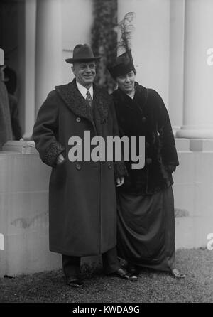 Billy Dimanche avec son épouse, Nell, à Washington, D.C. en 1914. Nell venait d'une famille prospère et Chicago mariés dimanche, alors un joueur de baseball, en 1888 sur son BSLOC familles réservations (2016 8 120) Banque D'Images