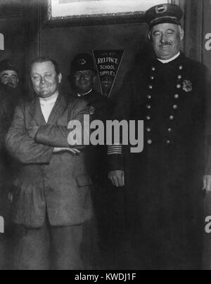 John Schrank, Allemand de 36 ans qui a abattu américain Theodore Roosevelt le 14 octobre, 1912. Photo prise alors qu'il était en garde à vue à Milwaukee, Wisconsin (BSLOC 2017 8 52) Banque D'Images