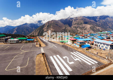 L'aéroport de Lukla est un point de départ de l'Everest trek Himalaya, Népal, Banque D'Images