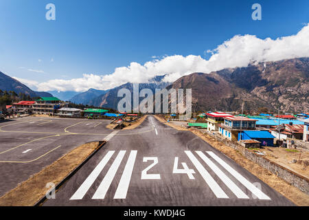 L'aéroport de Lukla est un point de départ de l'Everest trek Himalaya, Népal, Banque D'Images