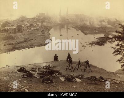 Poste militaire sur Marrakech Hill, après l'inondation de Johnstown, le 31 mai 1889. 14e régiment de la Garde nationale, de Pittsburgh est arrivé à Johnstown, le 5 juin, cinq jours après la catastrophe (BSLOC   2017 17 78) Banque D'Images