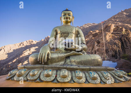 Statue de Bouddha au monastère de Hemis, Leh, Ladakh, Inde Banque D'Images