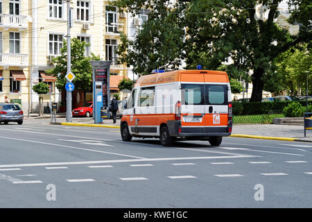 Sofia, Bulgarie - Juillet 04, 2017 : Ambulance répondant d'un appel d'urgence. Le numéro national d'appel en cas d'urgence est le 112. Banque D'Images