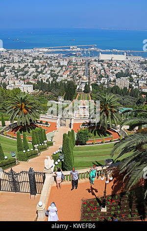 Haïfa, Israël - 18 septembre 2017 : Jardins de Bahai et la ville de Haïfa, Israël Banque D'Images