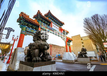 Portland, Oregon, United States - Oct 19, 2017 : porte du Old Town Chinatown à Portland. Banque D'Images