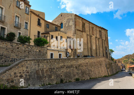 Fiumefreddo Bruzio street (l'un des plus beaux villages de l'Italie, sur la colline de montagne haut au-dessus de la côte de la mer Tyrrhénienne), province de Cosenza, Calabre, Banque D'Images
