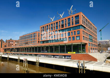 Maison de Greenpeace et Elbarkaden dans la ville portuaire de Hambourg, Allemagne, Europe, Greenpeace-Haus Elbarkaden und in der Hafencity Hamburg, Deutschland von Banque D'Images