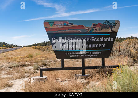 ESCALANTE, Utah - le 17 octobre 2017 : Grand Staircase-Escalante National Monument signer le long de la pittoresque route route 12 dans l'Utah Banque D'Images