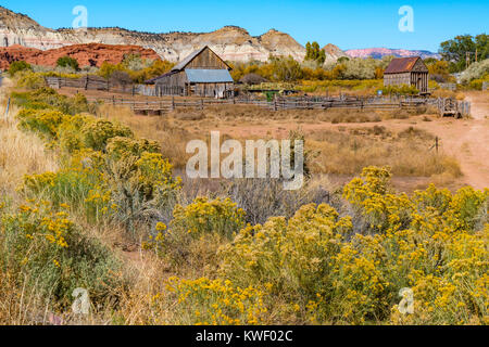Vieille ferme grange dans près de Escalante, Utah Banque D'Images