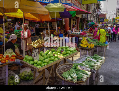 Manille, Philippines - Apr 12, 2017. Marché aux légumes à Manille, aux Philippines. Manille est la capitale des Philippines et le centre de gouvernance, ed Banque D'Images