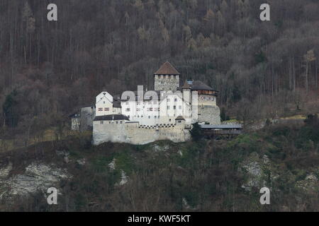 Château de Vaduz est la résidence officielle du Prince de Liechtenstein, un petit pays enclavé d'Europe bordé par l'Autriche et la Suisse Banque D'Images