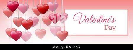 Texte de la Saint-Valentin et coeurs pétillantes de Saint-Valentin accrochés à la corde avec boîte vide Banque D'Images