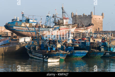 L'industrie de la pêche en action Commericial autour du port. Banque D'Images