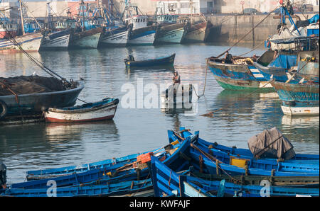 L'industrie de la pêche en action Commericial autour du port. Banque D'Images