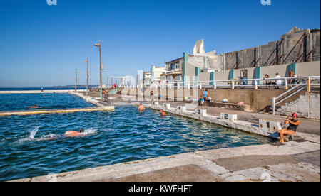 L'Australie, Nouvelle Galles du Sud, Newcastle, piscines à l'emblématique des Bains de Mer de Newcastle Banque D'Images