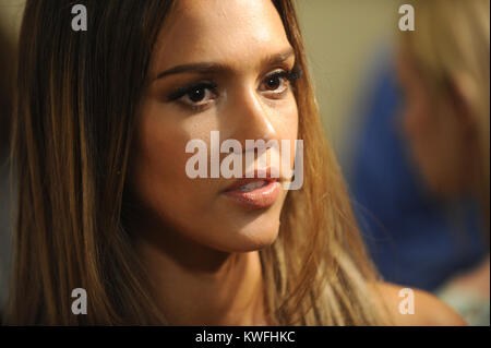 NEW YORK, NY - 18 juin : Jessica Alba participe à la New York 2014 Women in Film and Television Awards Gala à McGraw Hill Building le 18 juin 2014 à New York. People : Jessica Alba Banque D'Images