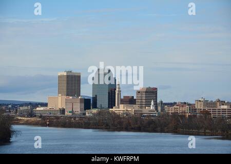Le Springfield Massachusetts skyline, montrant la métropole de l'ouest de l'Angleterre au cours de l'hiver. Au nord-est, États-Unis d'Amérique. Banque D'Images