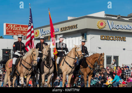 Pasadena, JAN 1 : superbe cheval avec armée dans la célèbre Rose Parade - Fête du Nouvel An, 1er janvier 2017 à Pasadena, Californie, United Sta Banque D'Images