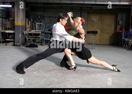 11 mai 2006 - Prendre la tête des photos du film - . Antonio Banderas comme Pierre Dulaine et Katya Virshilas que Morgan danser le tango à New Line Cinema prendre la tête. (Crédit Image : © New Line Cinema/Photos/ZUMApress.com) Banque D'Images