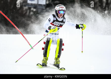 Zagreb, Croatie. 06Th Jan, 2018. Truppe Katharina Aut fait concurrence au cours de l'AUDI FIS Alpine Ski World Cup Slalom Femmes, Snow Queen Trophy 2018 à Zagreb, Croatie. Credit : Goran Jakuš/Alamy Live News Banque D'Images