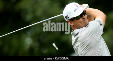 Oqasmieh, Iowa, États-Unis. 11 juillet, 2017. Ancien champion classique John Deere Zach Johnson (2012) de Cedar Rapids, montres son tir d'entraînement sur le 15e tee, le mardi 11 juillet 2017, au cours de la pratique à jouer tour à TPC Deere Run Oqasmieh. Crédit : John Schultz/Quad-City Times/ZUMA/Alamy Fil Live News Banque D'Images