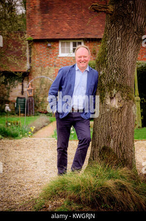 Violoniste Andrew Bernardi à son domicile près de Horsham West Sussex. Il joue son 1696 Stradivarius et utilise un arc par Yehudi Menuhin. Banque D'Images