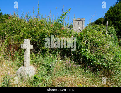 Boughton Monchelsea village, Kent, Angleterre. L'église St Pierre yard Banque D'Images