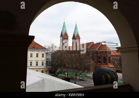 Basilique de Notre Mère de Miséricorde dans Maribor, Slovénie. Le bâtiment en briques est un Franciscain lieu de culte. Banque D'Images