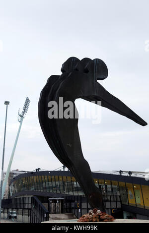 La sculpture à l'extérieur de Ljudski vrt stadium, l'accueil du NK Maribor football club dans Maribor, Slovénie. Toutes les places du stade a une capacité de plus de tha Banque D'Images