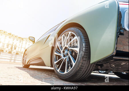 TORINO - JUN 10, 2017 : Exposition. Close up d'une BMW vert Banque D'Images