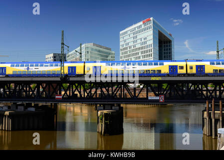 La région de Harbour Bridge, miroir-publishing company building et Ericus-Contor dans la ville portuaire de Hambourg, Allemagne, Europe, OberhafenbrÃ¼cke, Spiegel- Banque D'Images