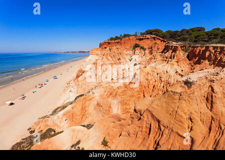 La plage de Falesia, à Albufeira, Algarve, Portugal Banque D'Images