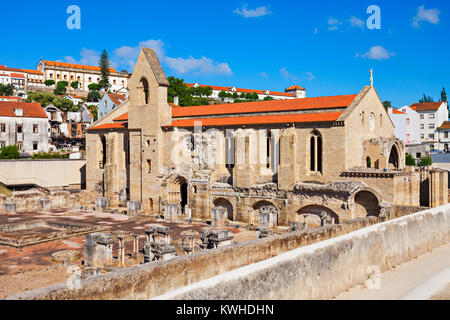 Les ruines du monastère de Santa Clara a Velha (Sainte Claire le plus) sont situés dans la ville de Coimbra, au Portugal Banque D'Images