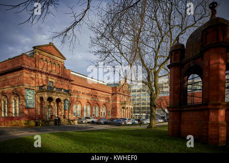 Le Grade II Salford Museum and Art Gallery, à Peel Park, Salford, Greater Manchester sur le campus de l'université Banque D'Images