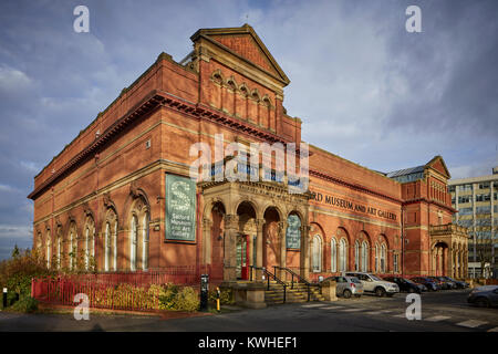 Le Grade II Salford Museum and Art Gallery, à Peel Park, Salford, Greater Manchester sur le campus de l'université Banque D'Images