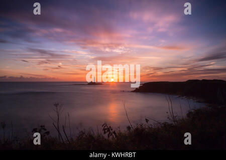 Lever du soleil à St Mary's, Whitley Bay, England, UK, FR, DE L'Europe Banque D'Images