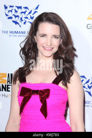 CENTURY CITY, CA - le 19 mars : Kristin Davis arrive à la 25e anniversaire des Prix Genesis hébergé par la Humane Society des États-Unis a tenu à l'hôtel Hyatt Regency Century Plaza le 19 mars 2011 à Century City, Californie Personnes : Kristin Davis Banque D'Images