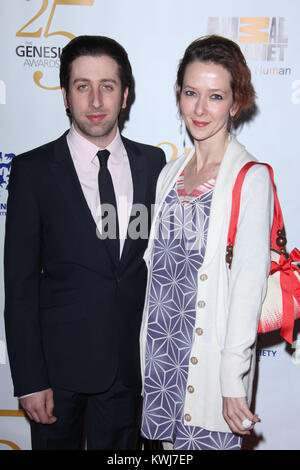 CENTURY CITY, CA - le 19 mars : Inconnu arrive au 25e anniversaire des Prix Genesis hébergé par la Humane Society des États-Unis a tenu à l'hôtel Hyatt Regency Century Plaza le 19 mars 2011 à Century City, Californie Personnes : Inconnu Banque D'Images