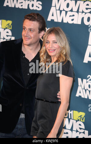 UNIVERSAL CITY, CA - 05 juin : Cameron Diaz Jason Segel au 2011 MTV Movie Awards à Universal Studios' Gibson Amphitheatre, le 5 juin 2011 à Universal City, en Californie. People : Cameron Diaz Jason Segel Banque D'Images