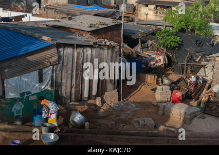 Petite ville de Senya Beraku, Gold Coast, Région du Centre, le Ghana, l'Afrique Banque D'Images