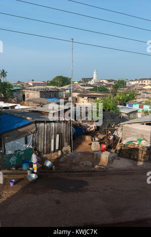 Petite ville de Senya Beraku, Gold Coast, Région du Centre, le Ghana, l'Afrique Banque D'Images