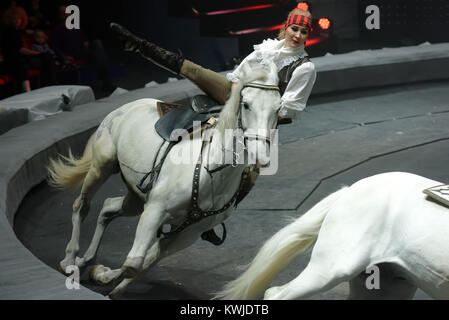 Saint-pétersbourg, Russie - 28 Décembre 2017 Cirque : cavaliers de l'Alexandrov-Serge dynastie en la première de the show Snow Queen par Grand Moscou continue Banque D'Images